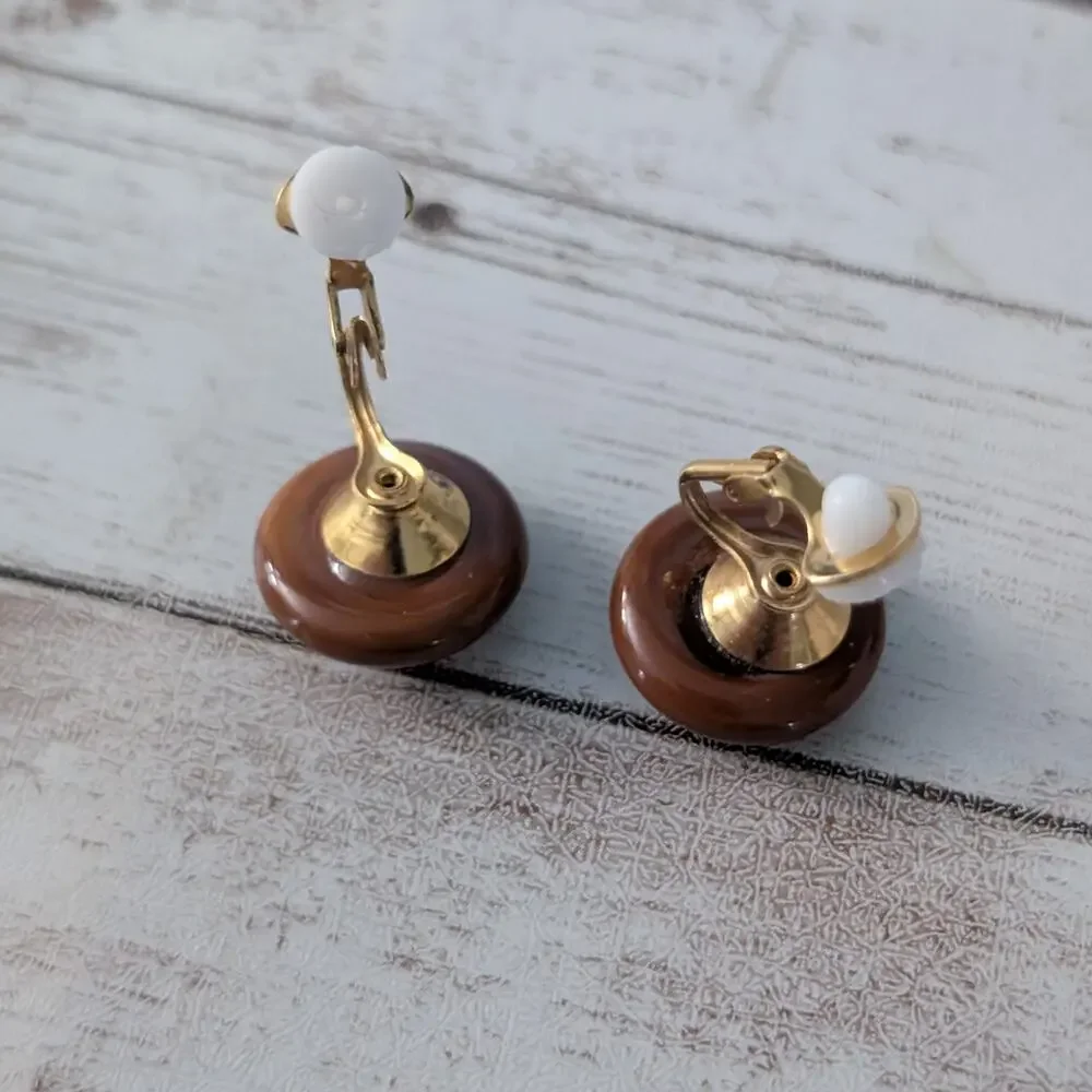 Vintage Clip On Earrings Retro Brown 5/8